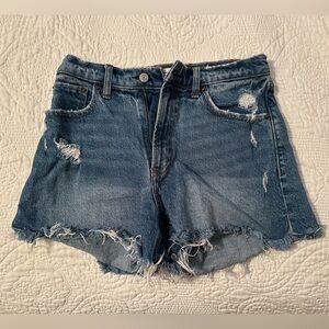Abercrombie Curve Love 4” Mom Short High Rise